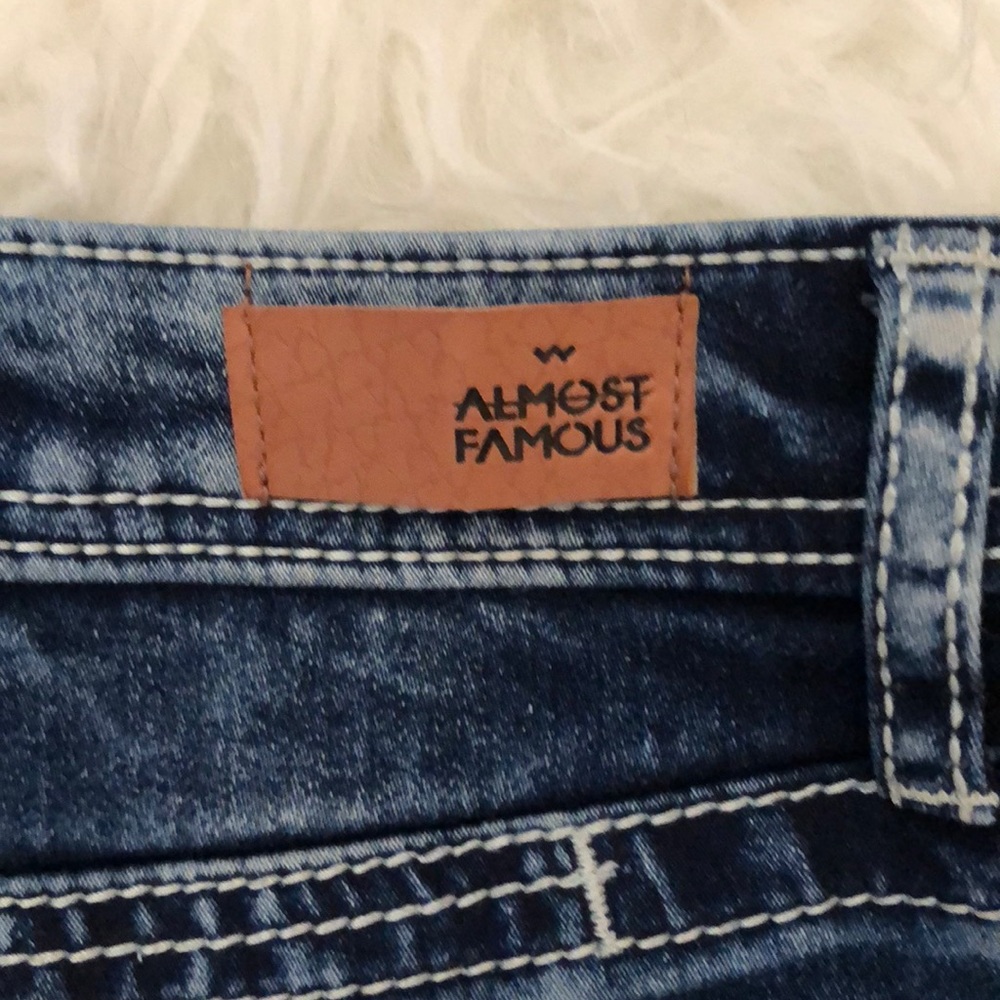Shorts - Picture 5 of 5